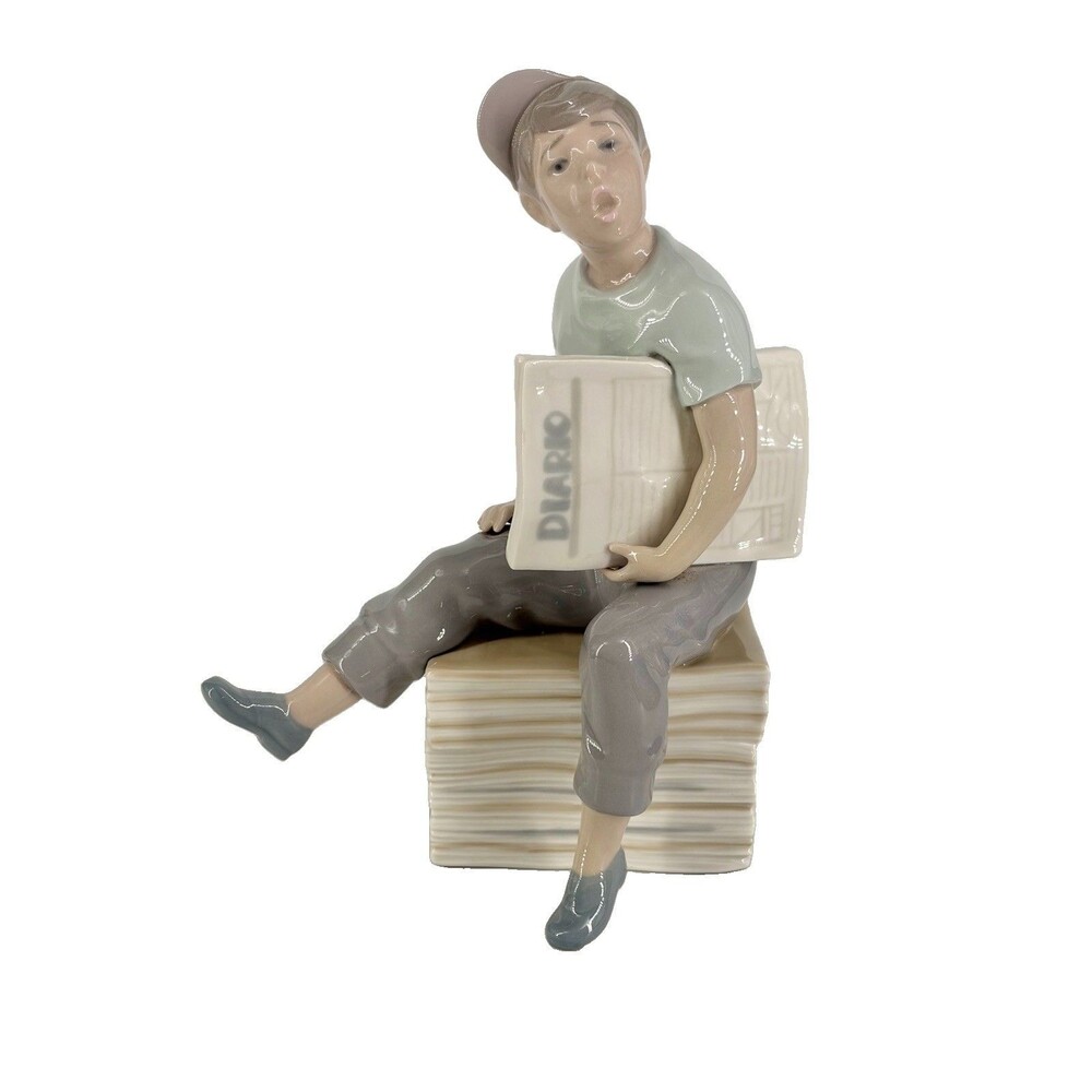 Nao, Lladro Paperboy Sitting On Diario Newspaper Bundle